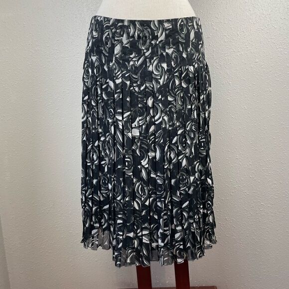 Liz Claiborne Pleated Skirt Size 8 EUC - Picture 1 of 8